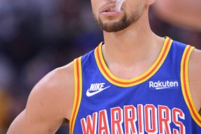 爱游戏官方网站 -里程碑夜瓦伦西亚回应争议，NBA季后赛今夜刷纪录，更衣室稳定，高层口径保持一致(东方瓦伦西亚的全球最大级集装箱船)